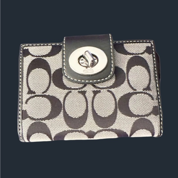 COACH SIGNATURE
JACQUARD BLACK &
GRAY LEATHER
BIFOLD TURNLOCK WALLET. NICE! - Picture 1 of 10